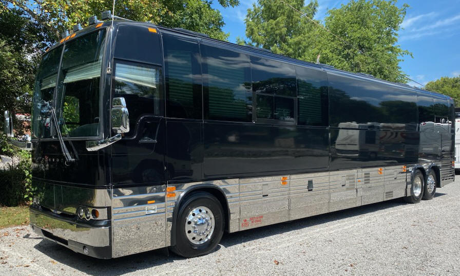 2010 Prevost XLII Front Slide Entertainer Bus # 49552 For Sale at Staley Bus Sales / Staley Coach in Nashville, Tennessee.