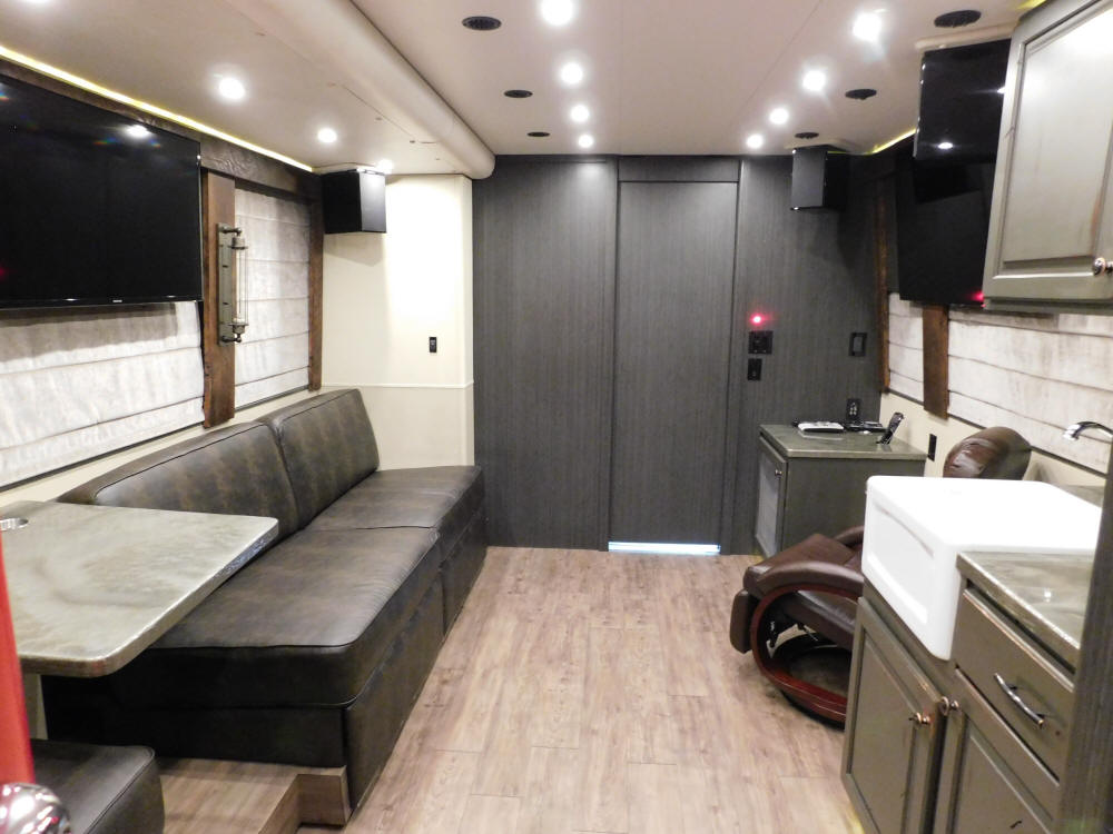 2013 Prevost Front Slide Star Bus # 49513 For Sale at Staley Bus Sales / Staley Coach, Nashville, Tennessee.