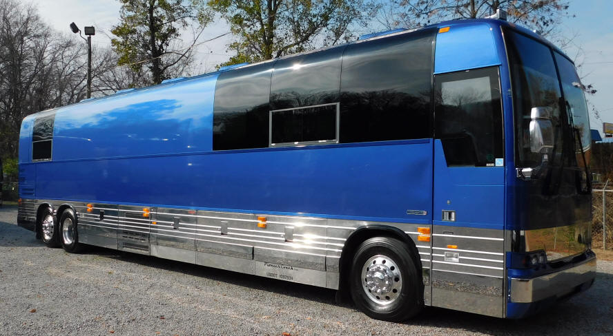 2007 Prevost XLII Front Slide Entertainer Bus # 49519 For Sale at Staley Bus Sales / Staley Coach, Nashville, TN.