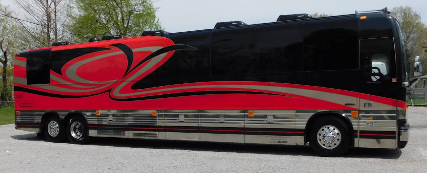 2009 Prevost XLII Front Slide Entertainer Bus # 49484 For Sale at Staley Bus Sales / Staley Coach in Nashville, Tennessee.