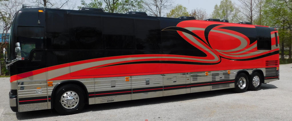 2009 Prevost XLII Front Slide Entertainer Bus # 49484 For Sale at Staley Bus Sales / Staley Coach in Nashville, Tennessee.