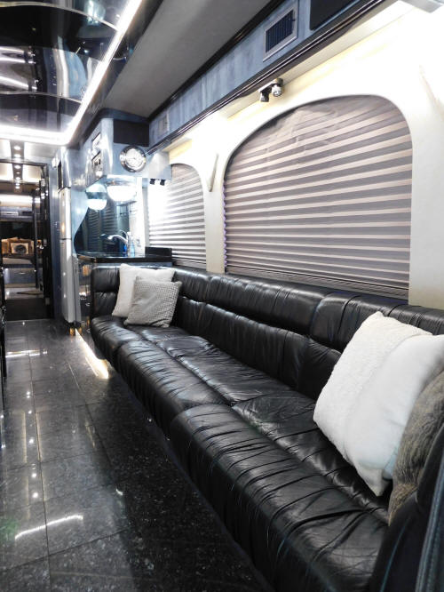 49493  2002 H3-45 Prevost Star Coach For Sale at Staley Coach, Nashville, Tennessee.