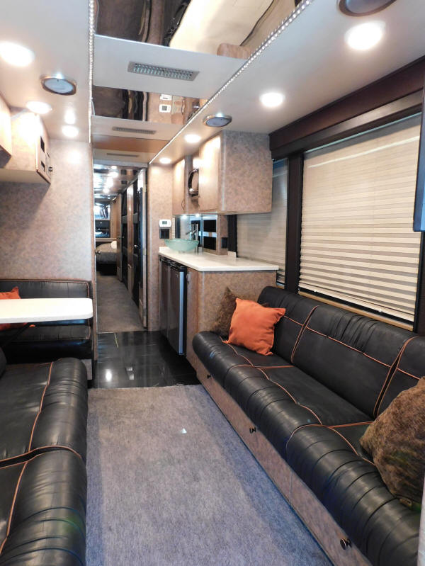 2002 Prevost Entertainer Bus # 49492 For Sale at Staley Bus Sales / Staley Coach in Nashville, Tennessee
