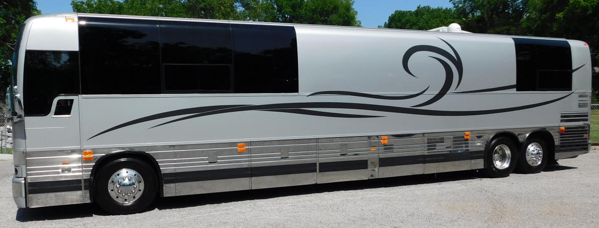 2002 Prevost Entertainer Bus # 49492 For Sale at Staley Bus Sales / Staley Coach in Nashville, Tennessee.