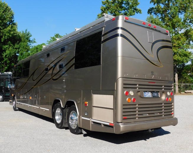 2003 H3-45 Prevost Entertainer Bus For Sale at Staley Bus Sales / Staley Coach in Nashville, Tennessee.