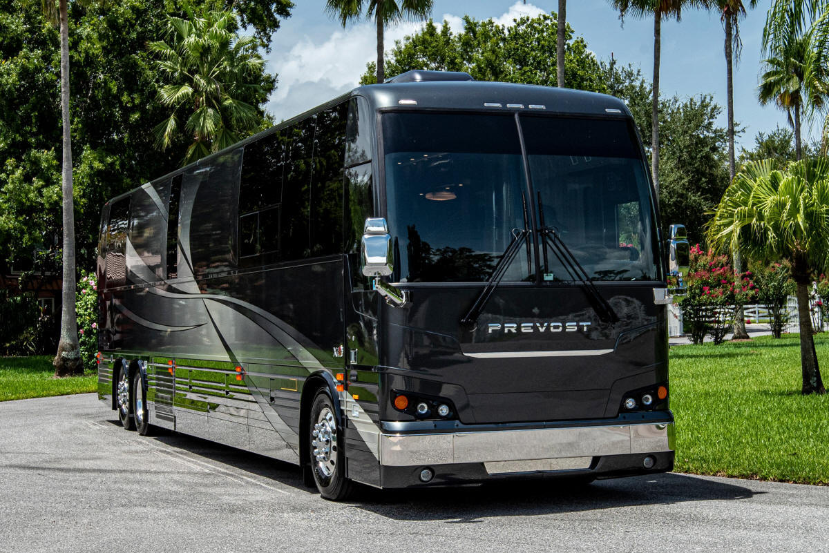2023 X3 Prevost SS Star Bus.