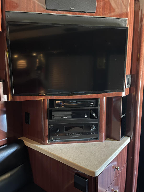 2005 Prevost XLII Entertainer Bus # 49458 For Sale at Staley Bus Sales / Staley Coach in Nashville, Tennessee
