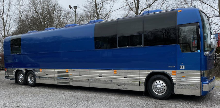2007 Prevost XLII Front Slide Entertainer Bus # 49519 For Sale at Staley Bus Sales / Staley Coach, Nashville, Tennessee.