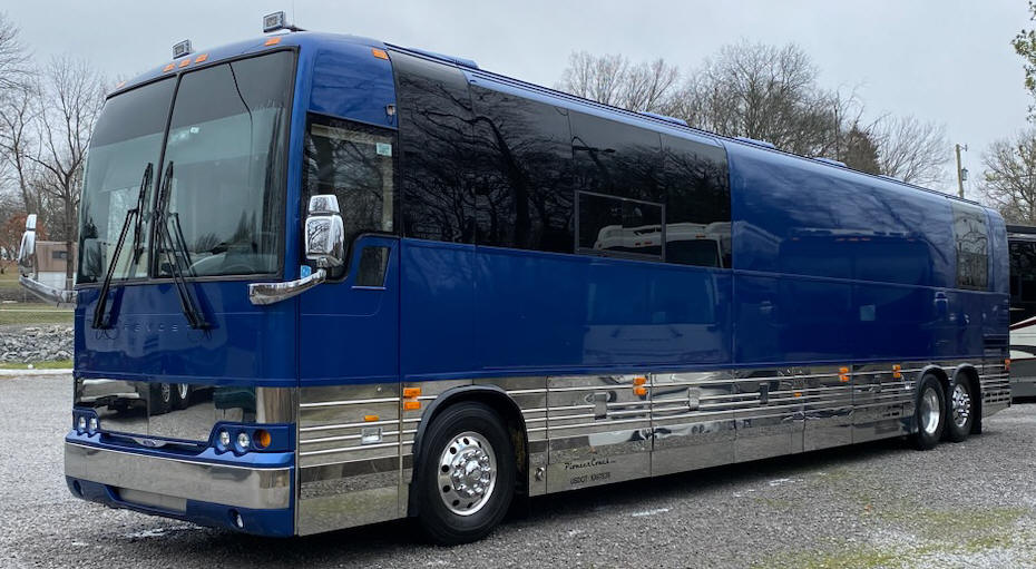 2007 Prevost XLII Front Slide Entertainer Bus # 49519 For Sale at Staley Bus Sales / Staley Coach, Nashville, Tennessee.