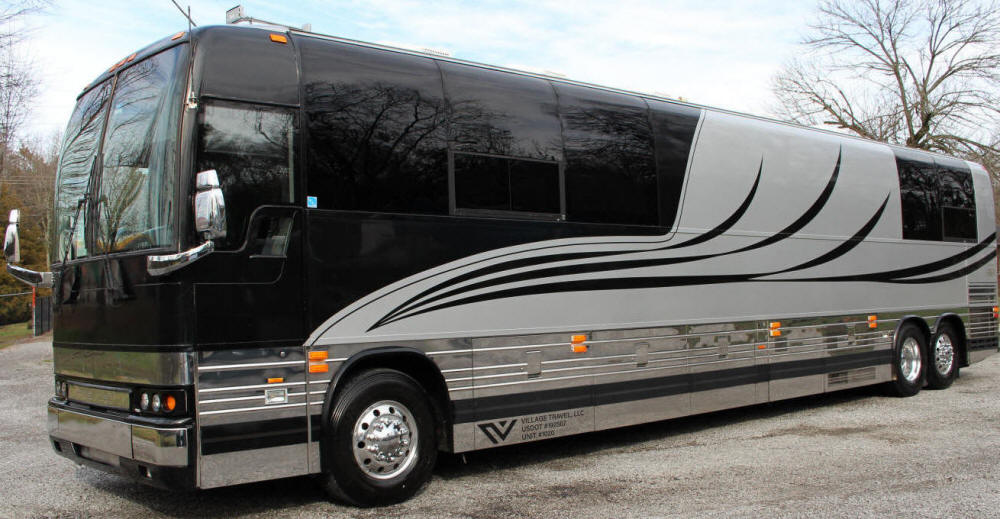 2005 Prevost XLII Entertainer Bus #49376 For Sale at Staley BUs Sales, Nashville, TN.