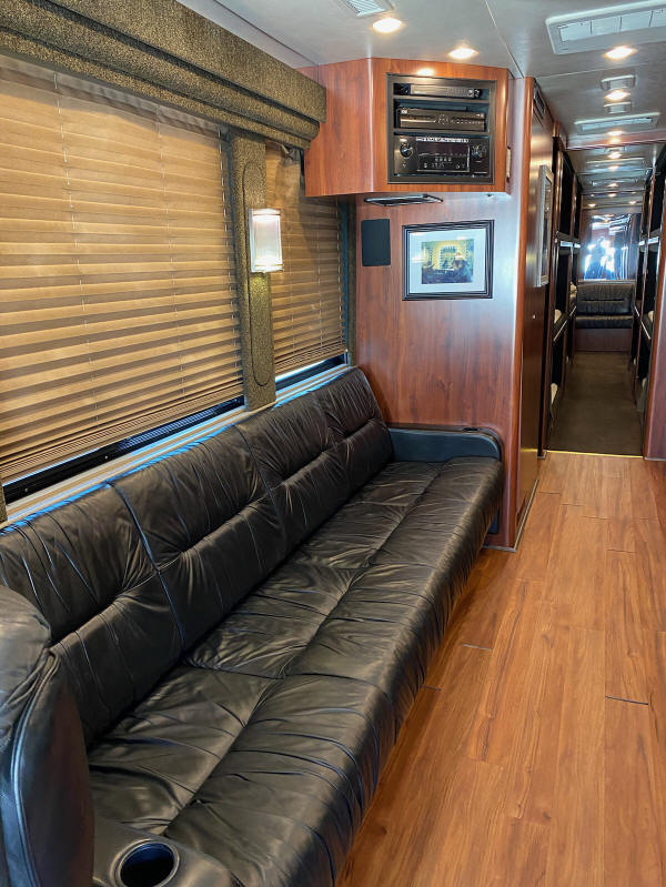 2005 Prevost Entertainer Bus # 49530 For Sale at Staley Bus Sales / Staley Coach, Nashville, Tennessee