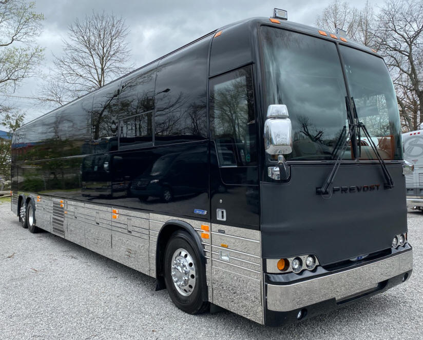 2005 Prevost XLII Entertainer Bus # 49527 For Sale at Staley Bus Sales / Staley Coach in Nashville, Tennessee.