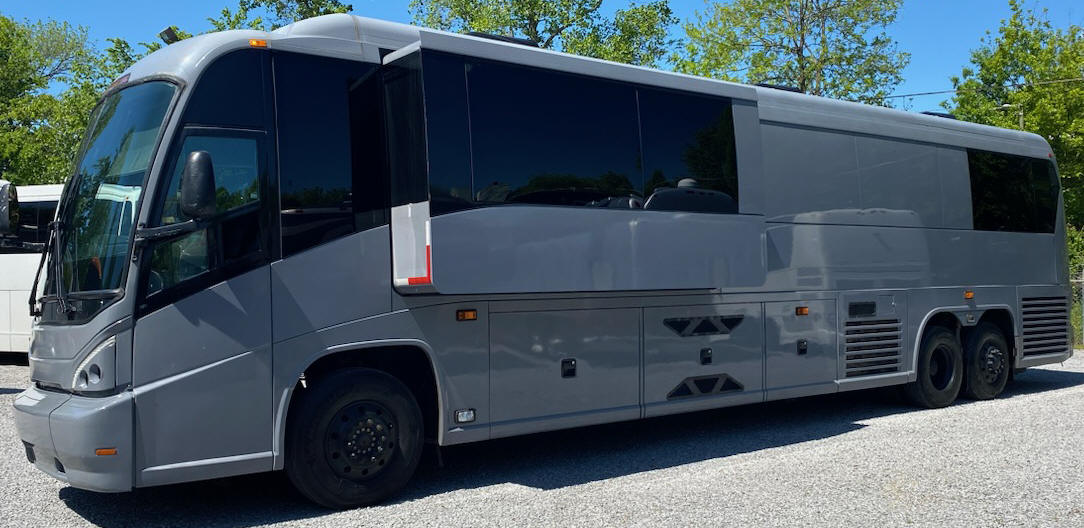 2009 MCI 4500 Entertainer Bus For Sale at Staley Bus Sales, Staley Coach in Nashville, Tennessee.