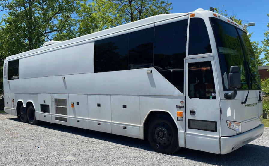 2003 H3-45 Prevost Front Slide Entertainer Bus #49538 For Sale at Staley Bus Sales / Staley Coach in Nashville, Tennessee.