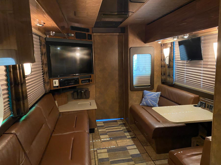 2006 Prevost XLII Entertainer Bus # 49542 For Sale at Staley Bus Sales / Staley Coach in Nashville, Tennessee.