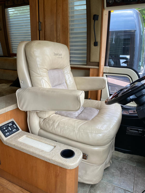 2003 Prevost XLII Front Slide Royal Motorhome # 49539 For Sale at Staley Bus Sales / Staley Coach in Nashville, TN.