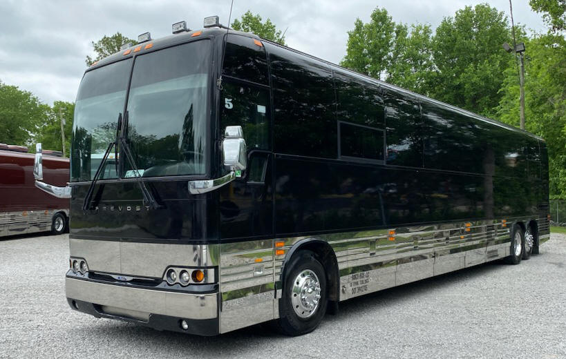 2005 Prevost Entertainer Bus # 49543 For Sale at Staley Bus Sales / Staley Coach in Nashville, Tennessee.