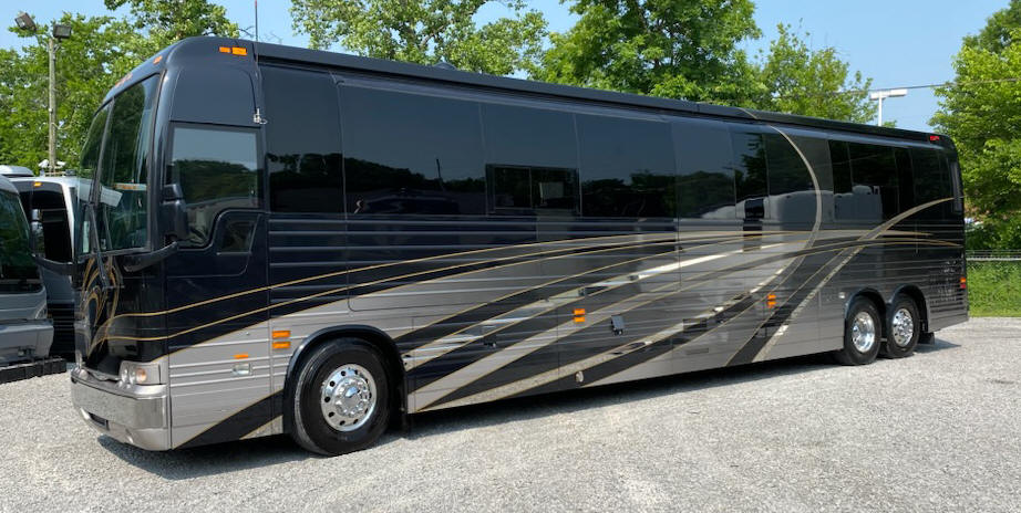 2016 X3-45 Prevost Dual Slide Star Coach / Motorhome For Sale at Staley Bus Sales / Staley Coach in Nashville, Tennessee.