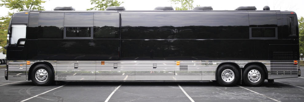 2014 X3-45 Prevost Entertainer Bus For Sale at Staley Bus Sales / Staley Coach, Nashville, Tennessee.