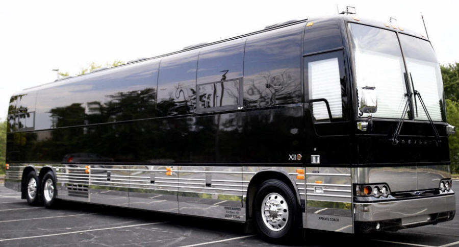 2014 X3-45 Prevost Entertainer Bus For Sale at Staley Bus Sales / Staley Coach, Nashville, Tennessee.