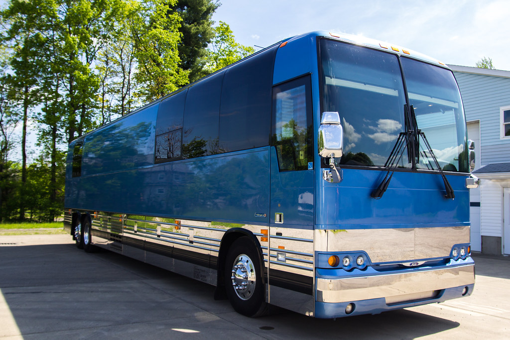 2003 Prevost XLII Entertainer Bus # 49541 For Sale at Staley Bus Sales / Staley Coach in Nashville, Tennessee.