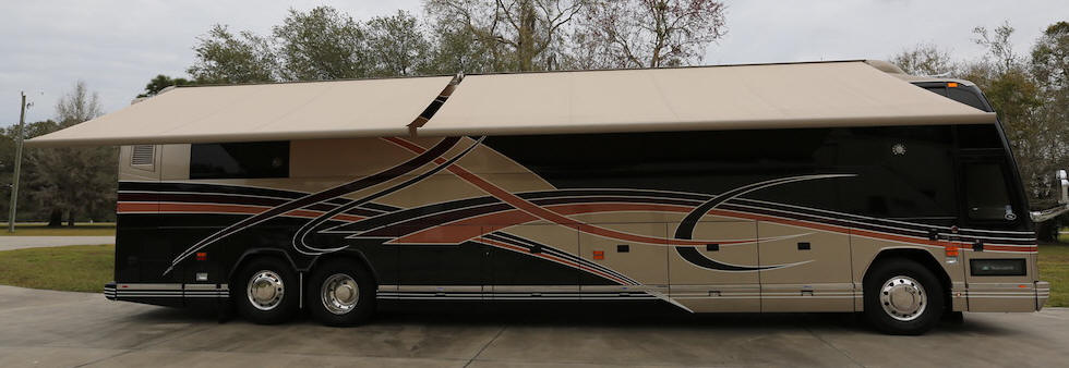 2005 H3-45 Dual Slide Entertainer Bus # 49547 For Sale at Staley Bus Sales / Staley Coach in Nashville, Tennessee