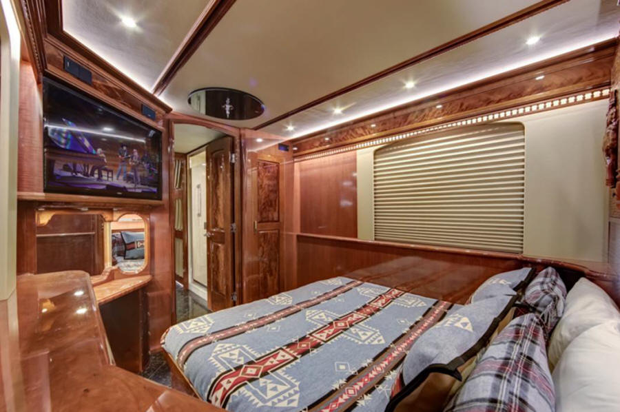 willie nelson's personal prevost star bus for sale at staley bus sales / staley coach, nashville, tennessee.